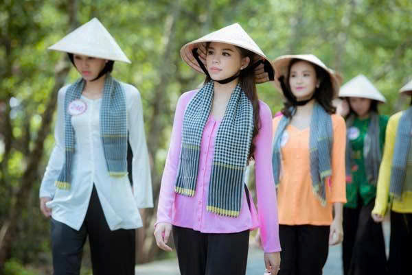 Gửi áo Bà Ba sang Đài Loan cùng Cà Mau Logistics